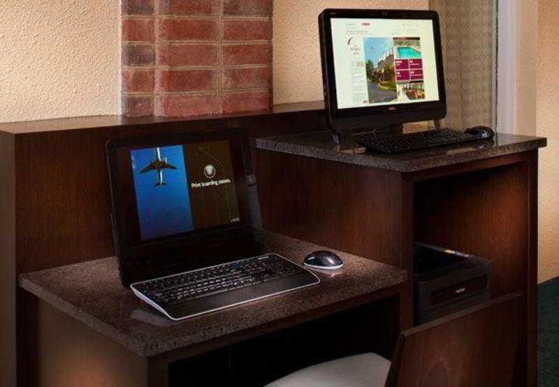 Sonesta Simply Suites Memphis East Poplar Pike Екстер'єр фото
