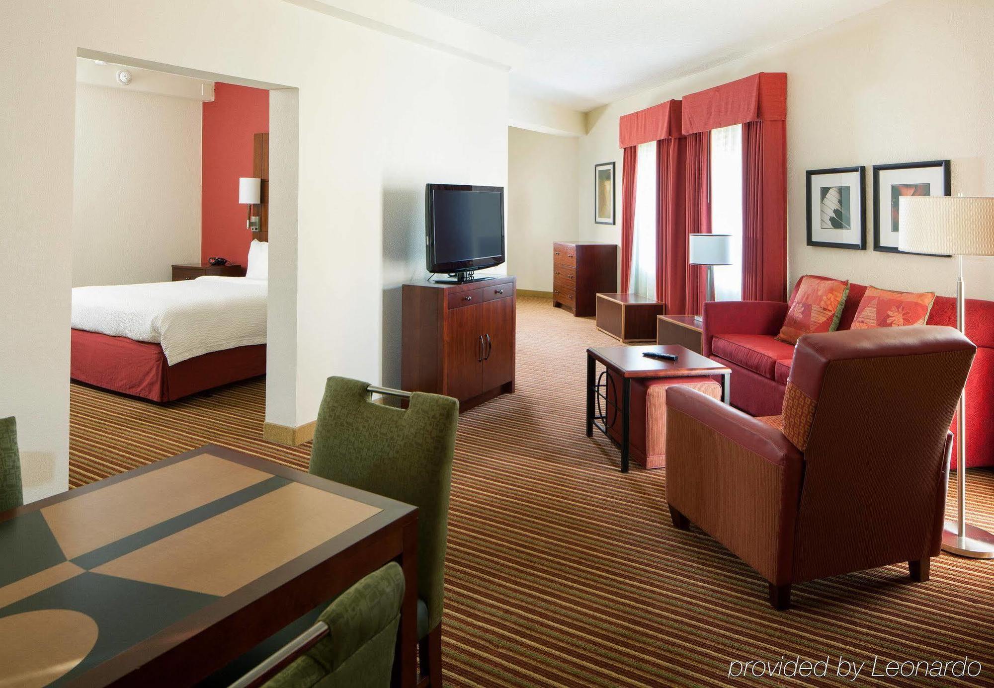 Sonesta Simply Suites Memphis East Poplar Pike Екстер'єр фото