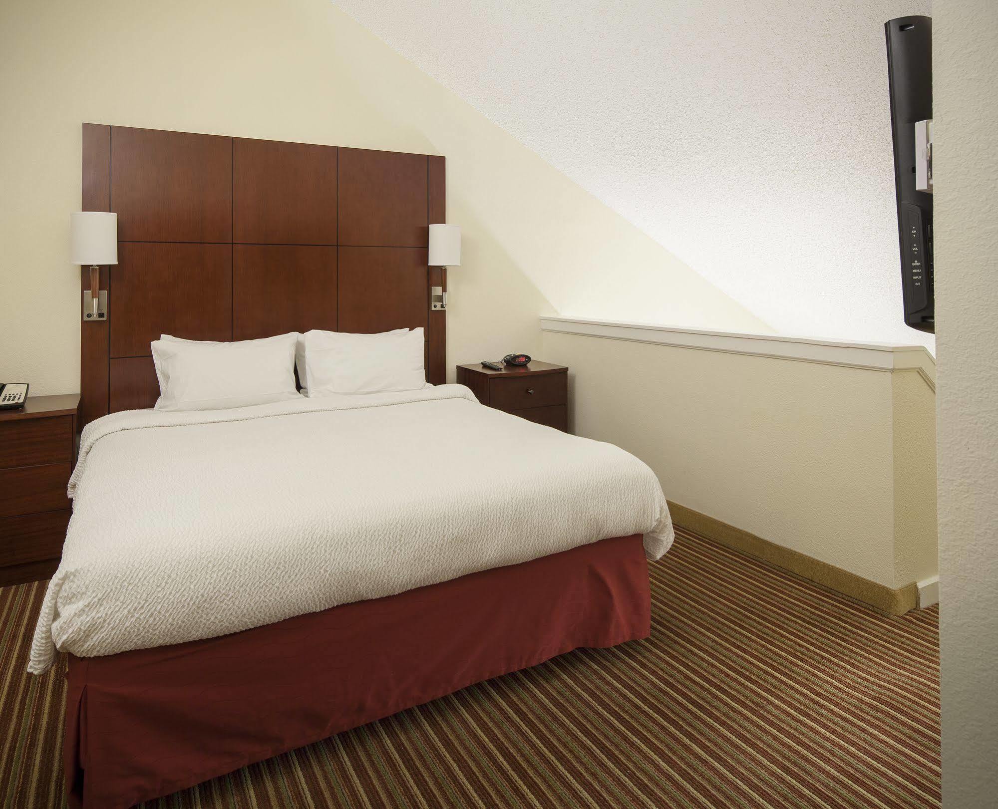 Sonesta Simply Suites Memphis East Poplar Pike Екстер'єр фото