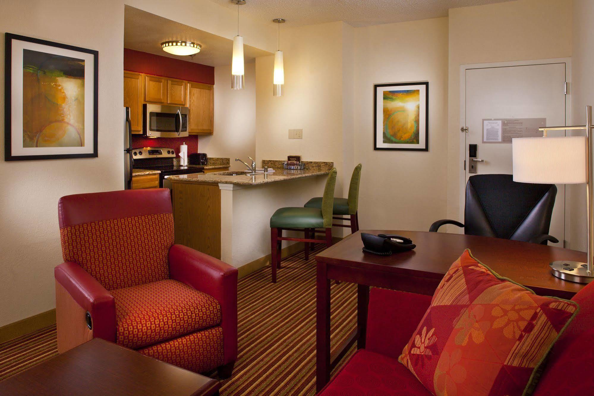 Sonesta Simply Suites Memphis East Poplar Pike Екстер'єр фото