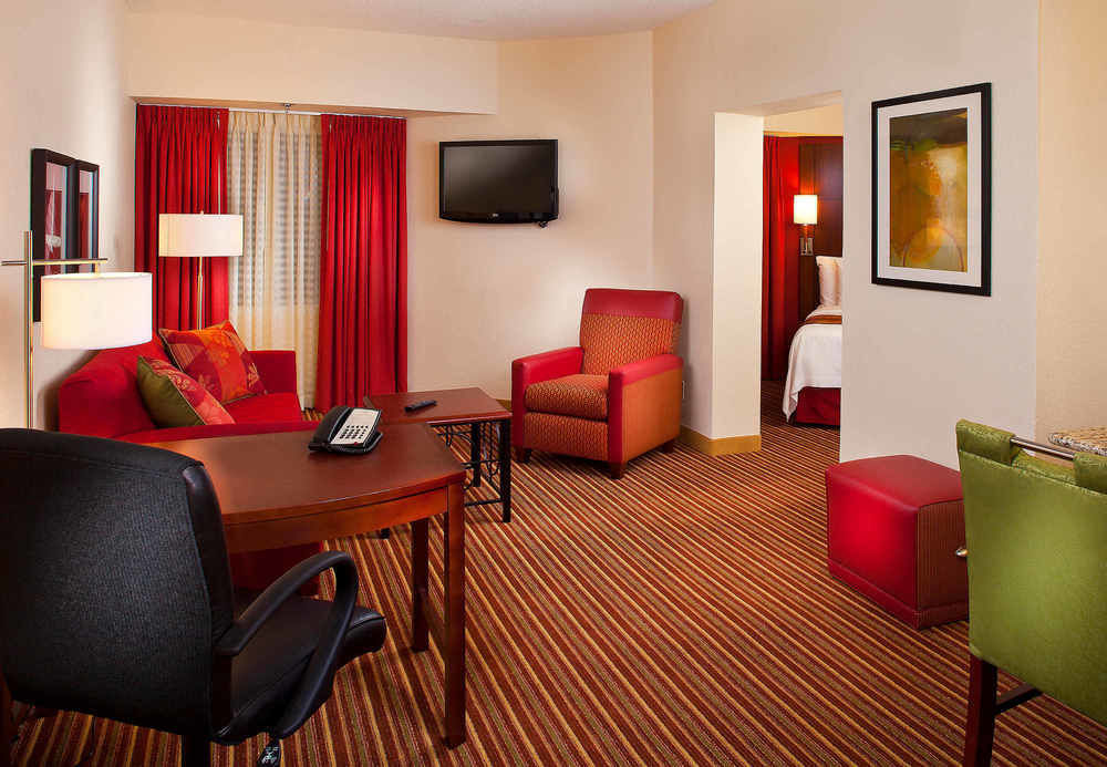Sonesta Simply Suites Memphis East Poplar Pike Екстер'єр фото