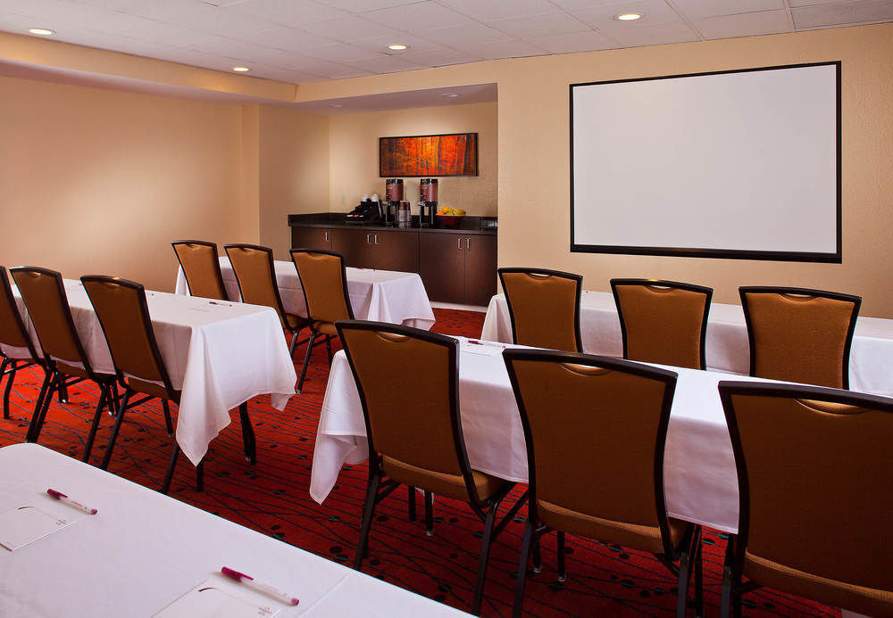 Sonesta Simply Suites Memphis East Poplar Pike Екстер'єр фото